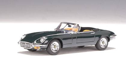 AutoArt 1/43 Jacquar E Type Roads SerIII V12 Green